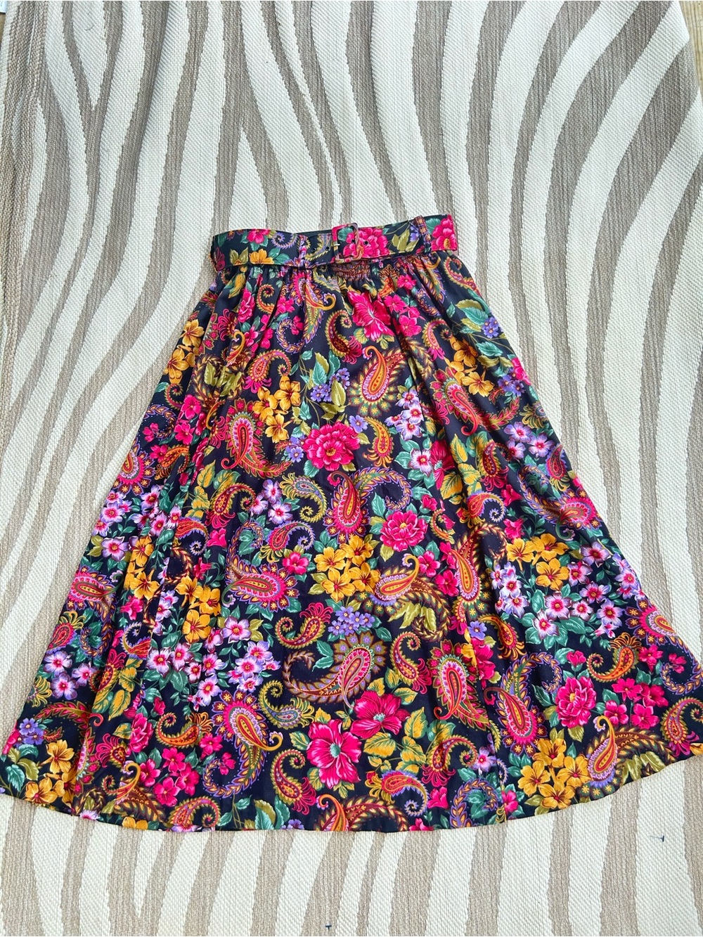 Vintage Vibrant Floral Paisley A-Line Maxi Skirt Multicolor with removable belt